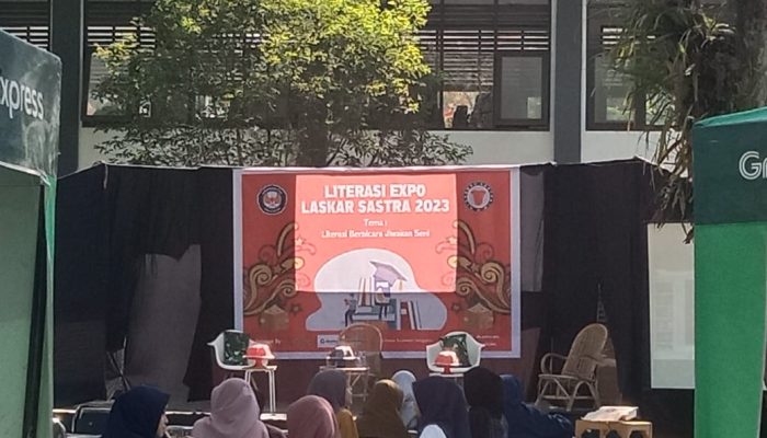 Laskar Sastra UHO Kendari Gelar Diskusi Literasi Expo