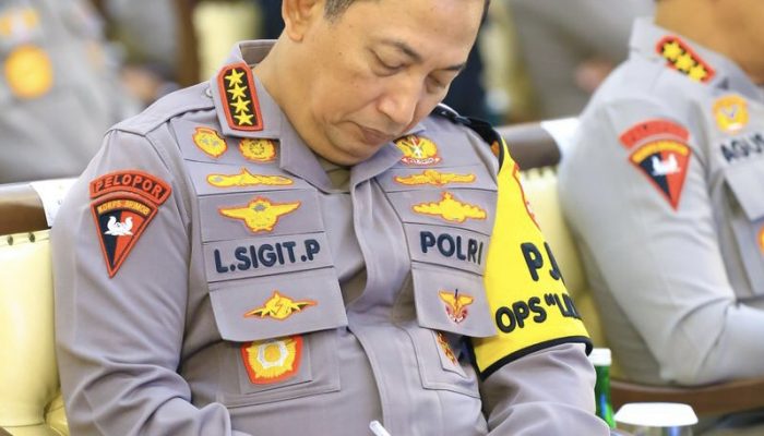 Kapolri Sibuk Mencatat Masukan hingga Kritik Pedas saat Rilis Akhir Tahun 2023