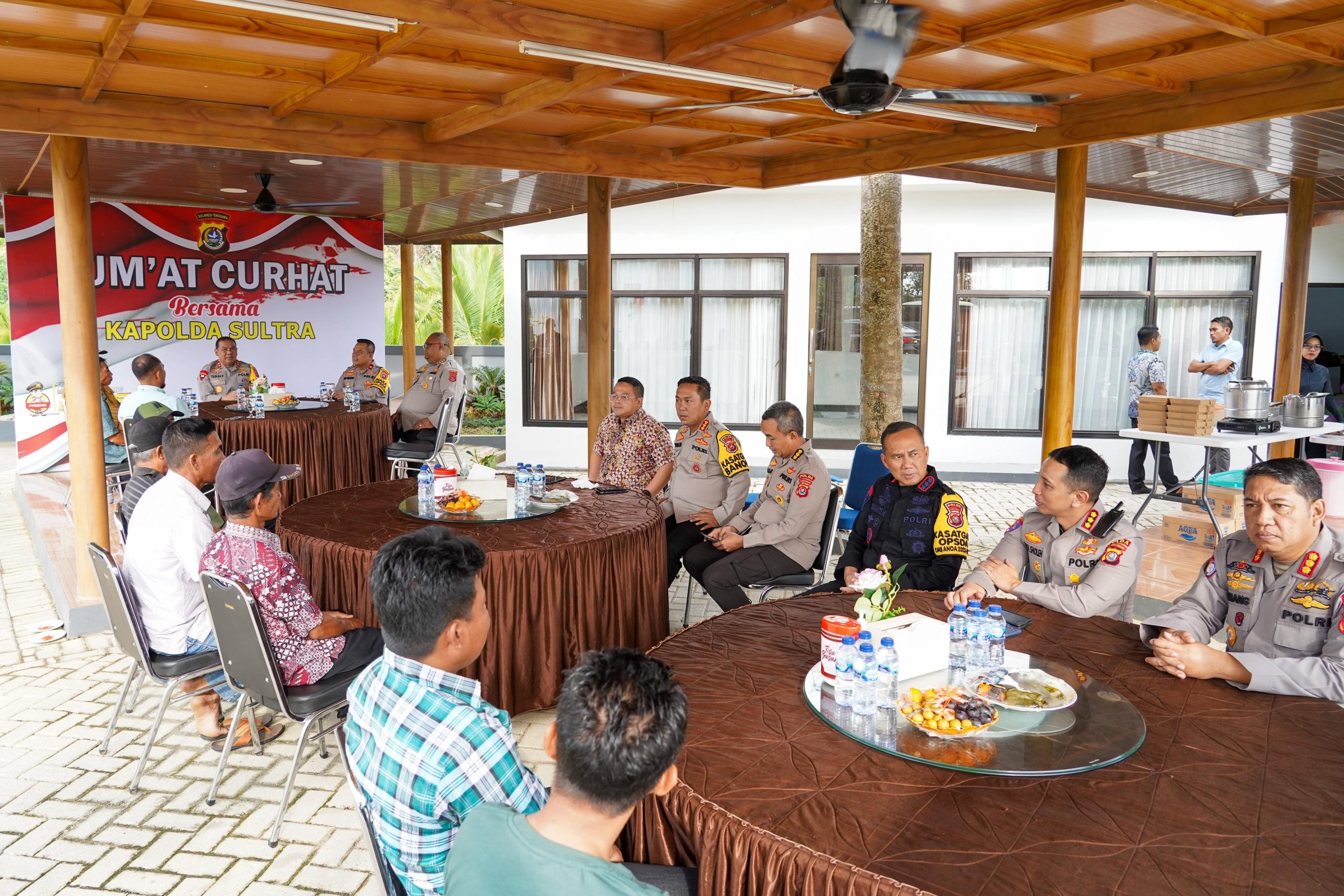 Jumat Curhat bersama Polda Sultra di Desa Opaasi, Kecamatan Ranomeeto Barat, Kabupaten Konawe Selatan