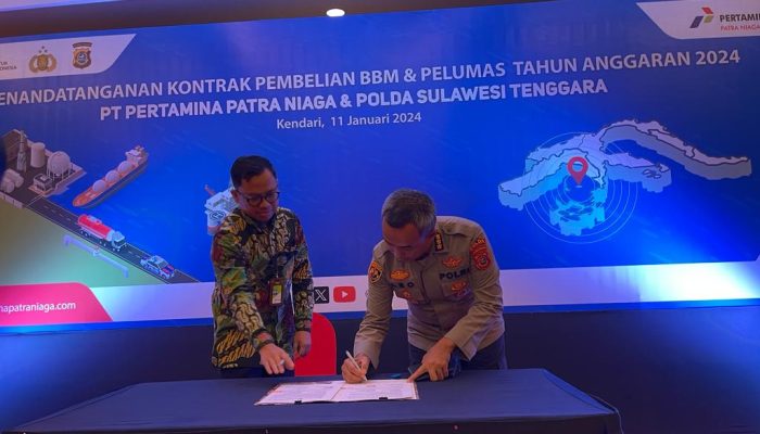 Polda Sultra dan Pertamina Patra Niaga Sulawesi Resmi Teken Kontrak BBM dan Pelumas 2024 Senilai Rp37 Miliar untuk Dukung Kegiatan Operasional Polri