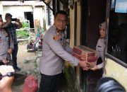 Wakapolda Sultra Pimpin Penyaluran Bantuan untuk Korban Banjir di Kendari