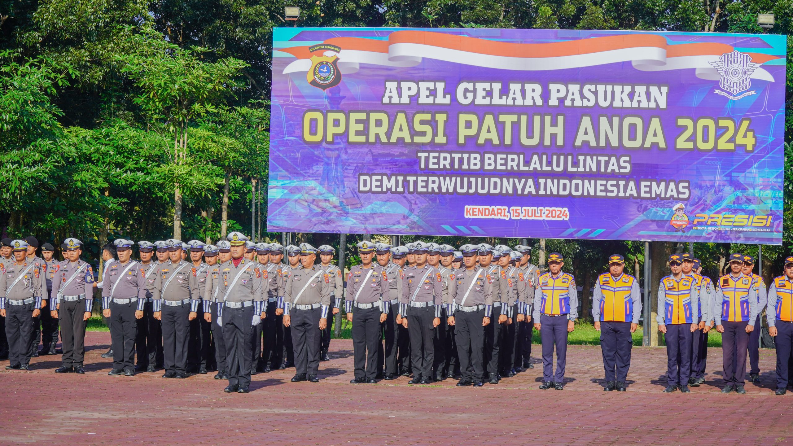 Apel Gelar Pasukan Operasi Patuh Anoa 2024 di Lapangan Apel Presisi Polda Sultra, Senin 15 Juli 2024